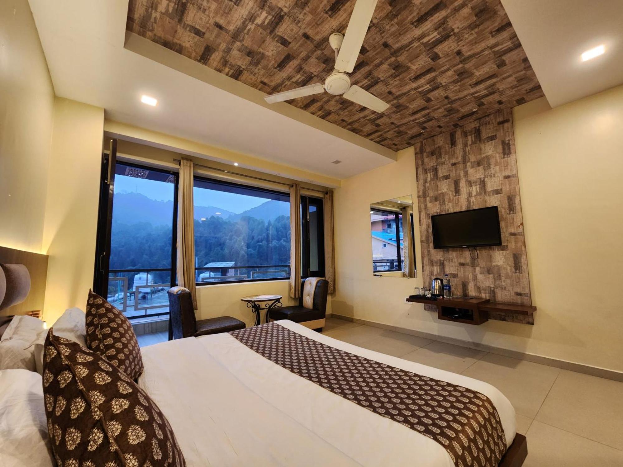 The White Orchid Dalhousie Hotel Ngoại thất bức ảnh